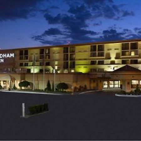 Wyndham Garden Hotel Newark Airport Dış mekan fotoğraf